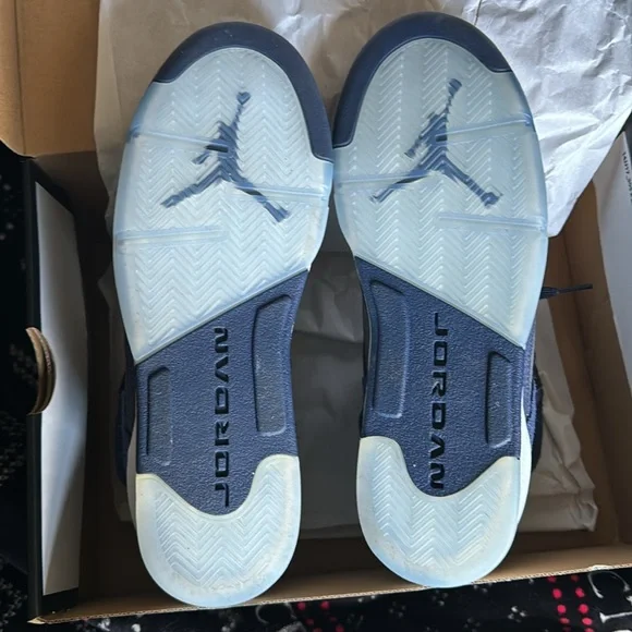 Air Jordan 5 - Picture 3 of 7